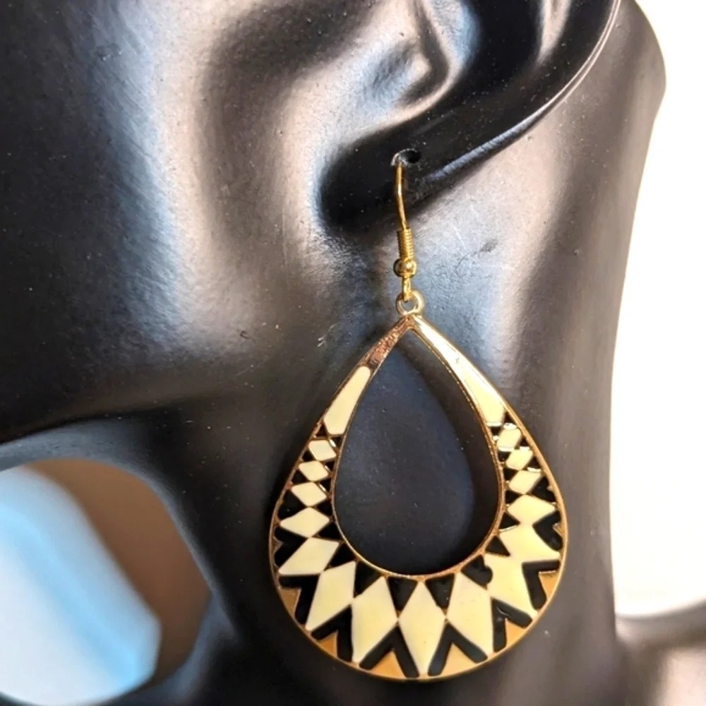 Gennaro Dangle‎ Gold Tone Abstract Earrings